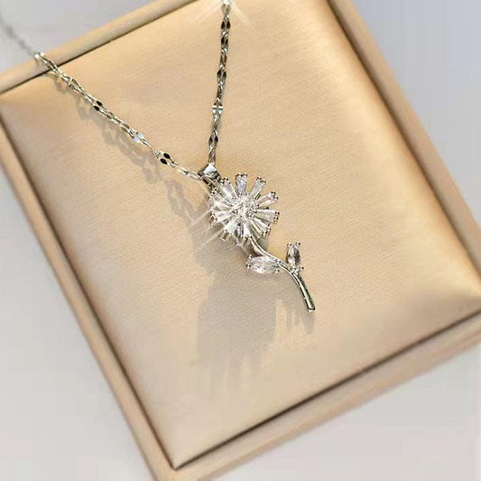 🌸💎Flower Rotation Pendant⭐🌸 Necklace – Golden | Premium Quality QWJ-189